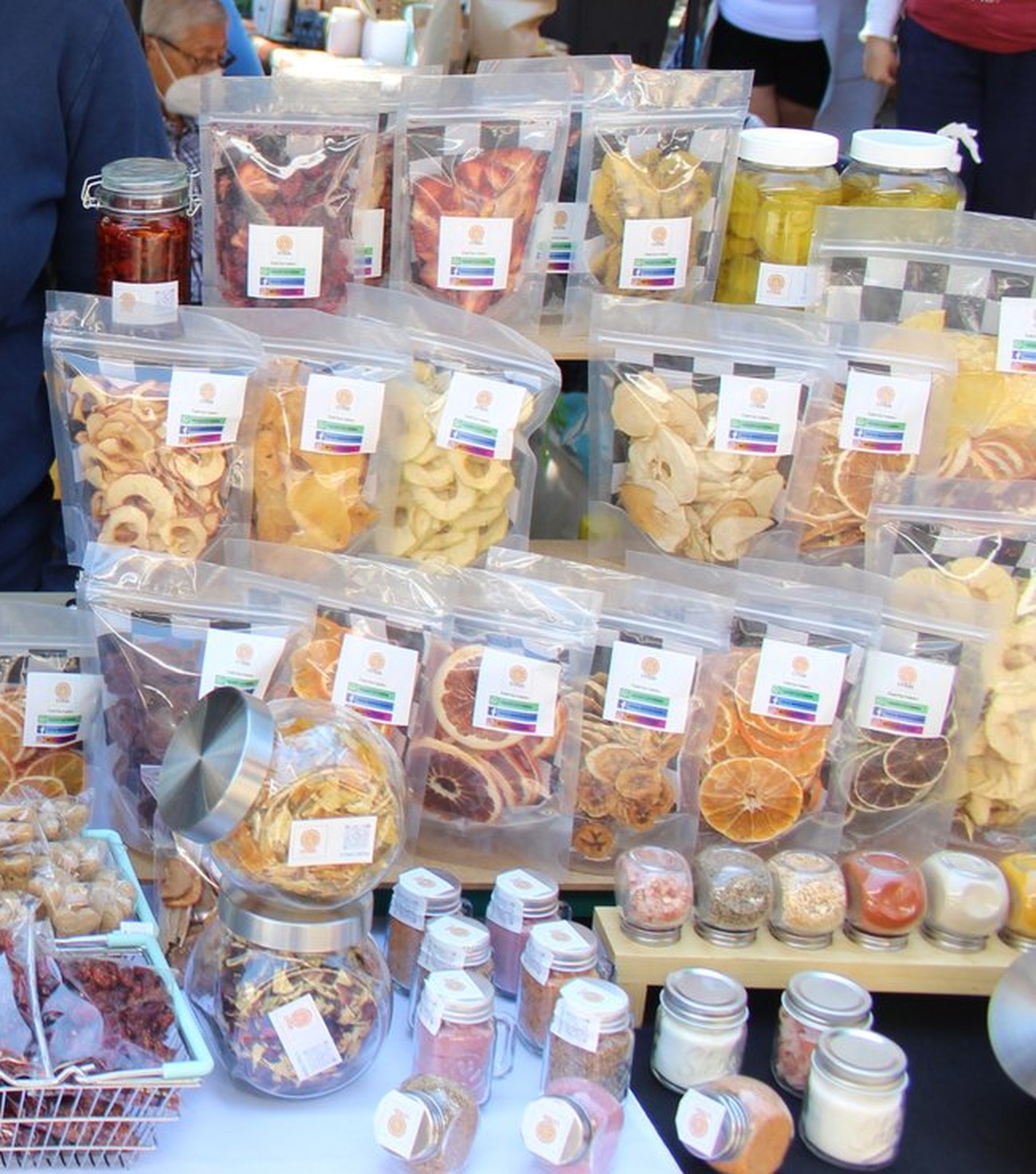 Bolsas de fruta deshidratada Fruit Bites de Citrus, en rodajas de cítricos, manzana y plátano
